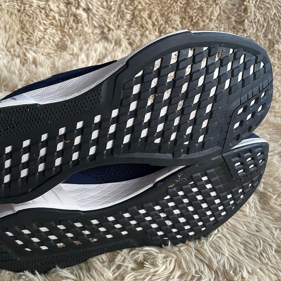 Men’s Reebok Runners - Picture 3 of 4